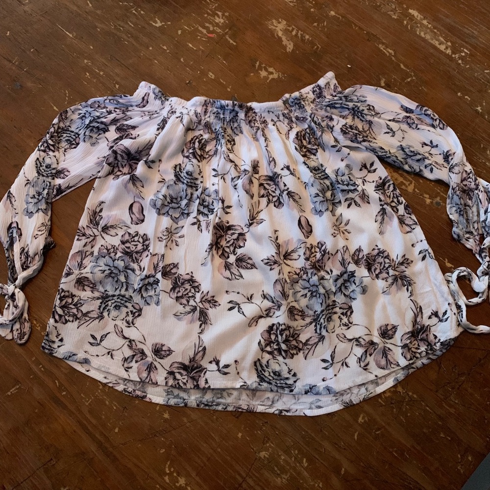 One ❤️ Clothing Floral Blouse; 3/4 Sleeves w/ties